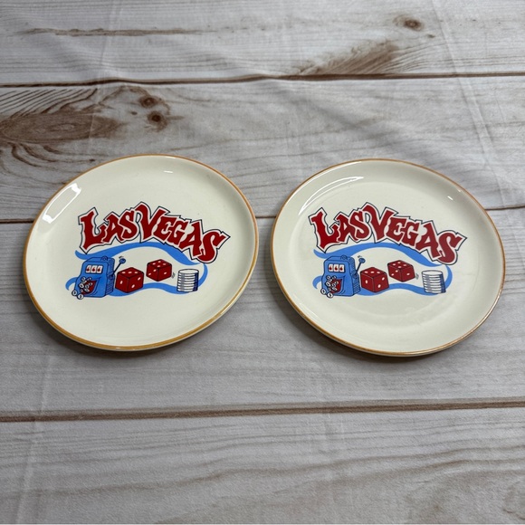 Set of 2 Vintage Las Vegas Plates - Picture 1 of 4
